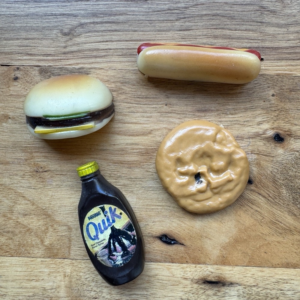 Vintage Lot of 4 Plastic Fast Food Style Magnets Hotdog Hamburger Retro Kitsch - Picture 2 of 4